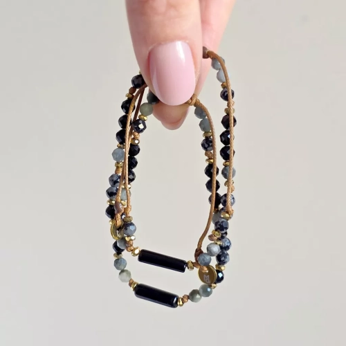 FULLNESS046 webp Bransoletka onyks czarny, orle oko, obsydian śnieżny, czarny turmalin i hematyt na brązowym sznurku Fullness of inner guardian Magneska 5.webp