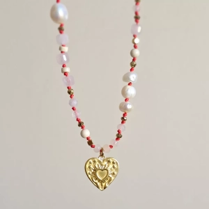 Naszyjnik supełkowany unikat kwarc różowy, agat, perła, kamień rzeczny i hematyt na czerwonym sznurku / zawieszka serce