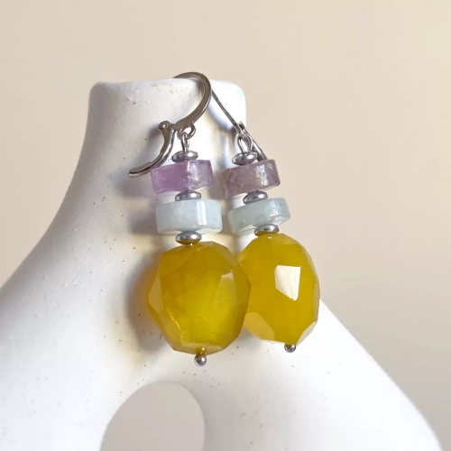 Kolczyki wiszące unikaty z ametystem, akwamarynem, żółtym agatem i hematytem na stali chirurgicznej – ręcznie tworzona biżuteria z kamieni naturalnych Magneska.pl