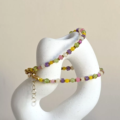 Bransoletka klasyczna z kolorowych agatów, peridotu, ametystu i hematytu na jubilerskiej lince stalowej, ze złotym zapięciem ze stali chirurgicznej – ręcznie tworzona biżuteria Magneska.pl