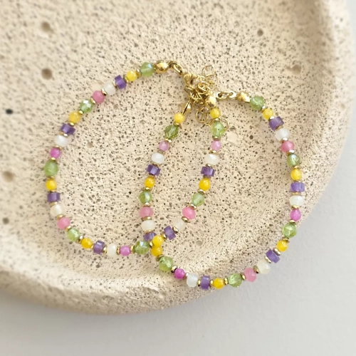 Bransoletka klasyczna z kolorowych agatów, peridotu, ametystu i hematytu na jubilerskiej lince stalowej, ze złotym zapięciem ze stali chirurgicznej – ręcznie tworzona biżuteria Magneska.pl