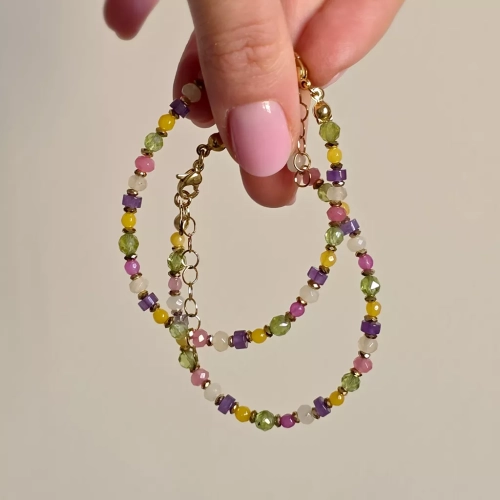 Bransoletka klasyczna z kolorowych agatów, peridotu, ametystu i hematytu na jubilerskiej lince stalowej, ze złotym zapięciem ze stali chirurgicznej – ręcznie tworzona biżuteria Magneska.pl