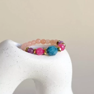 Pierścionek elastyczny apatyt niebieski, kolorowe agaty i hematyt