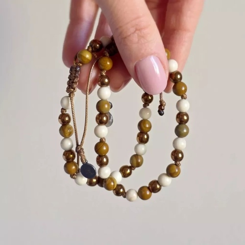 Pebbles męska bransoletka z jaspisem drzewnym, kamieniem rzecznym i hematytem na brązowym sznurku – ręcznie tworzona biżuteria z kamieni naturalnych magneska.pl