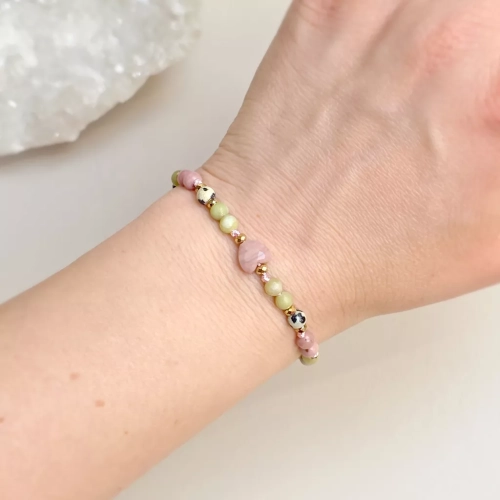 Bransoletka Fullness of Cheerfulness na różowym sznurku z rodonitem, jadeitem zielonym, jaspisem dalmatyńskim i hematytem – ręcznie tworzona biżuteria z kamieni naturalnych magneska.pl