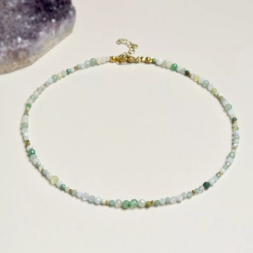 Naszyjnik choker z awenturynu, jadeitu, agatu, frenitu, fluorytu, zoisytu, kamienia księżycowego i hematytu, ręcznie tworzona biżuteria z kamieni naturalnych od magneska.pl