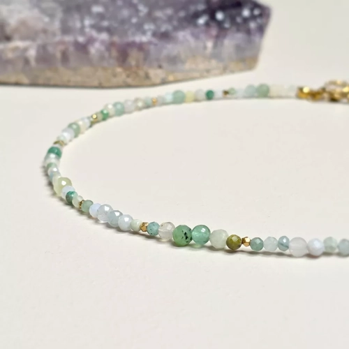 Naszyjnik choker z awenturynu, jadeitu, agatu, frenitu, fluorytu, zoisytu, kamienia księżycowego i hematytu, ręcznie tworzona biżuteria z kamieni naturalnych od magneska.pl