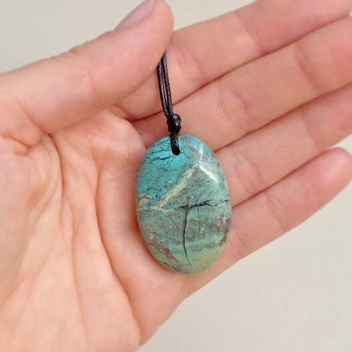 Naszyjnik unikat szatukit owal na czarnym sznurku Magneska.pl