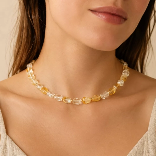 Ręcznie wykonany naszyjnik choker z dużych bryłek prażonego cytrynu, złotych hematytów i łańcuszka regulacyjnego – biżuteria z kamieni naturalnych magneska.pl.