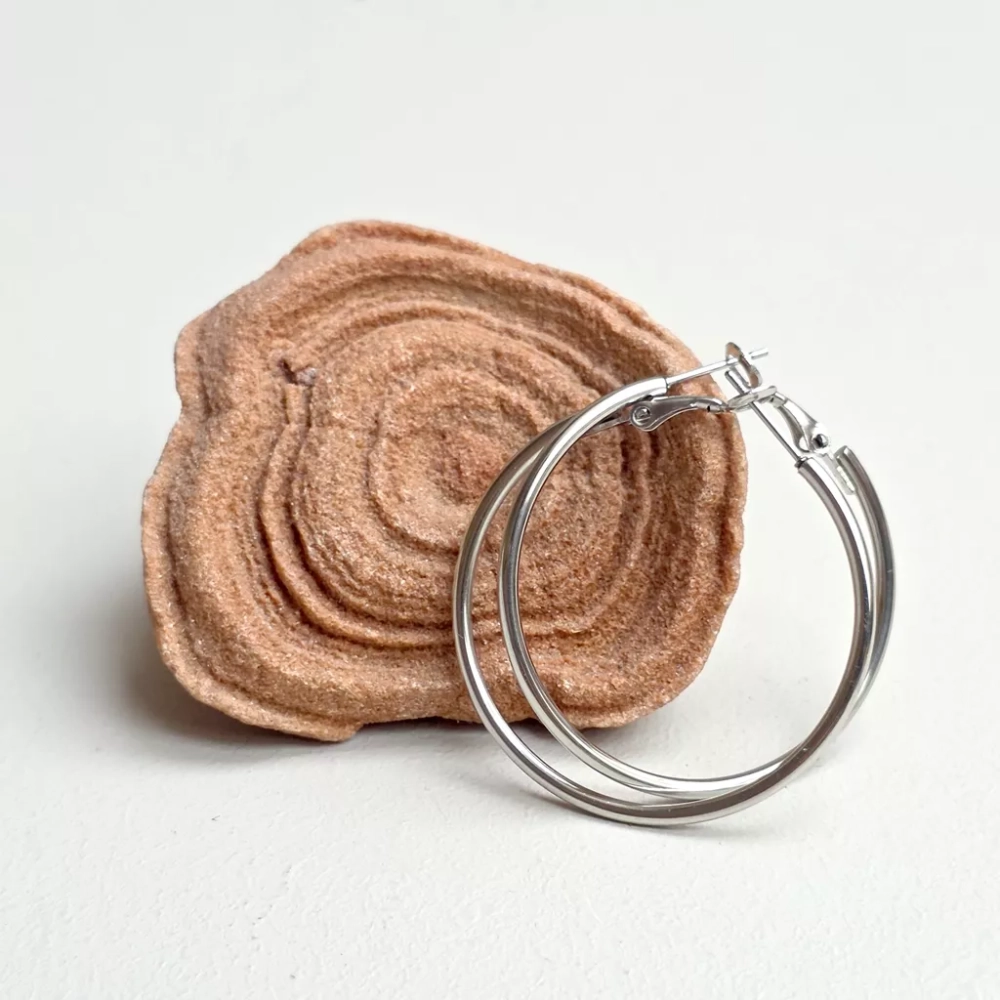 Klasyczne kolczyki koła 4 cm. Magneska.pl biżuteria ze stali chirurgicznej.