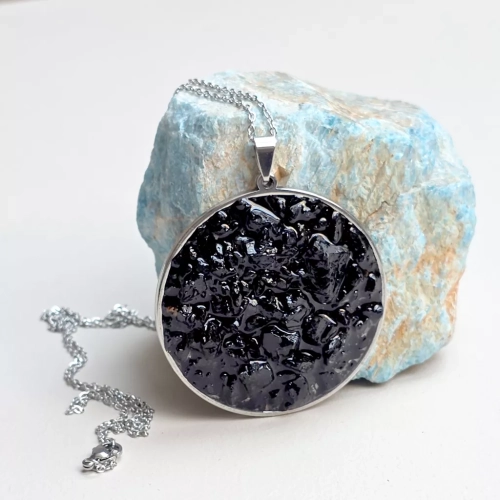 Amulet ochronny z czarnego turmalinu. Magneska.pl biżuteria dla Ciebie