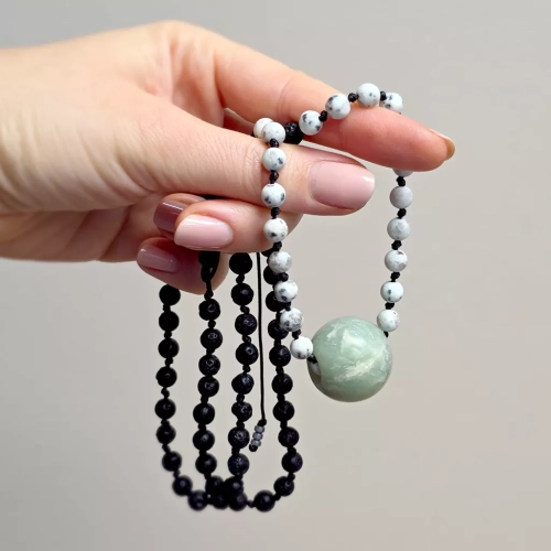 Męski naszyjnik z jadeitem, jaspisem lotus i lawą. Magneska.pl wyjątkowa biżuteria dla mężczyzn