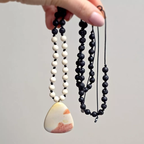Naszynik unisex z mokaitem, kamieniem rzecznym i lawą wulkaniczną. Magneska.pl naszyjniki męskie z kamieni naturalnych dla Ciebie.