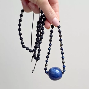Naszyjnik unisex sodalit, niebieskie tygrysie oko i lawa wulkaniczna na czarnym sznurku