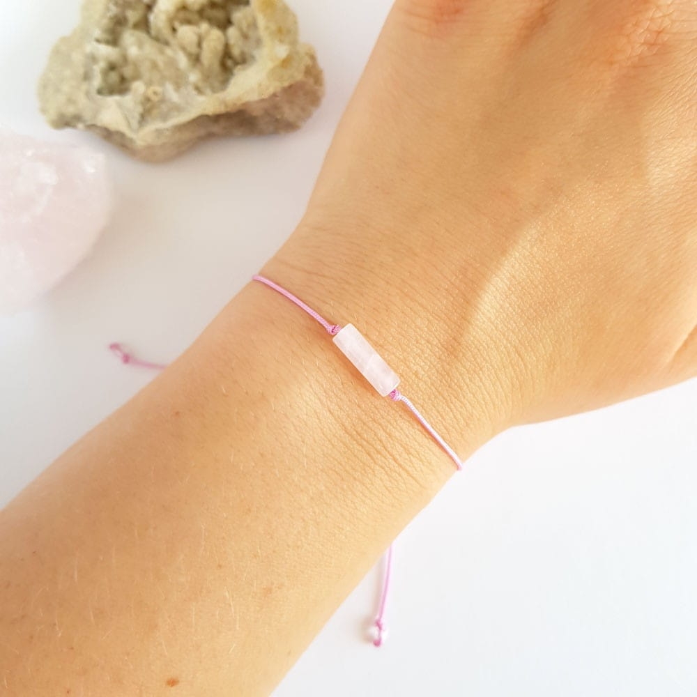 Bransoletka kwarc różowy patyczek na różowym sznurku Rose stick