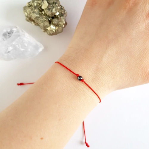 WishYouLuck grafitowy hematyt bransoletka szczęścia na czerwonym sznurku