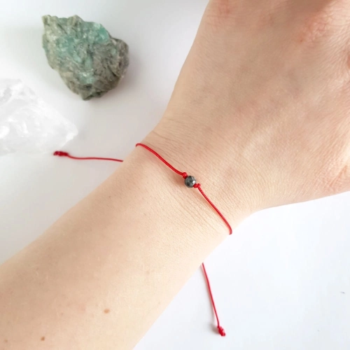 WishYouLuck szary jaspis Picasso bransoletka szczęścia na czerwonym sznurku