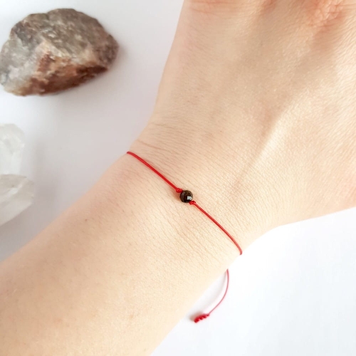 WishYouLuck obsydian złoty mini bransoletka szczęścia na czerwonym sznurku