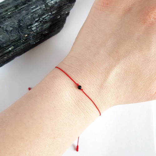 WishYouLuck czarny turmalin bransoletka szczęścia na czerwonym sznurku