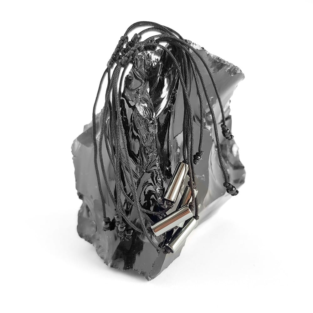 Bransoletka hematyt patyczek na czarnym sznurku Metallic stick