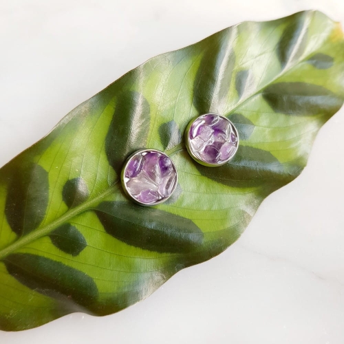 Kolczyki sztyfty ametyst w żywicy stal chirurgiczna Sparkles amethyst