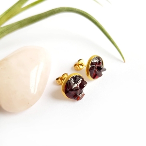 Kolczyki sztyfty granat w żywicy złota stal chirurgiczna Sparkles garnet