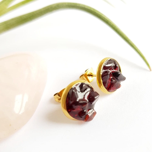 Kolczyki sztyfty granat w żywicy złota stal chirurgiczna Sparkles garnet