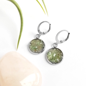 Kolczyki wiszące amazonit w żywicy stal chirurgiczna Sparkles amazonite