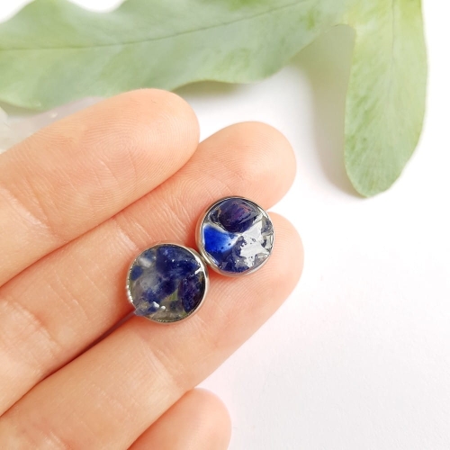 Kolczyki sztyfty sodalit w żywicy stal chirurgiczna Sparkles sodalite