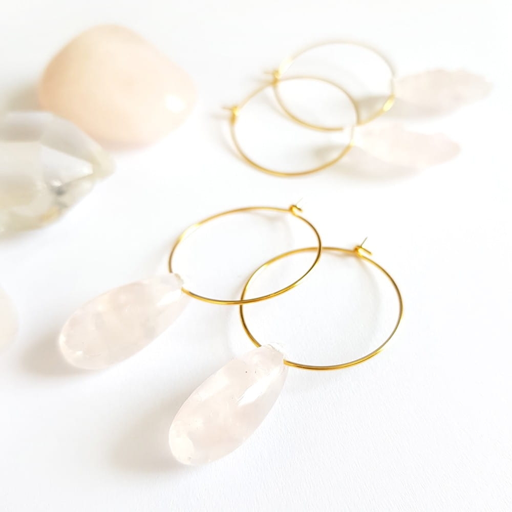 Kolczyki wiszące kwarc różowy łezka na złotych kółeczkach stal chirurgiczna Sparkles rosequartz