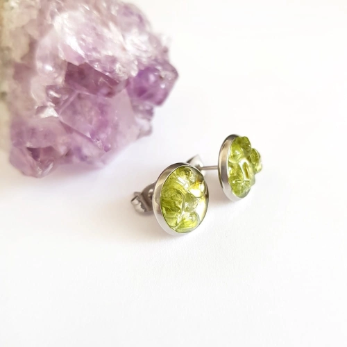 Kolczyki sztyfty peridot w żywicy stal chirurgiczna Sparkles olivine