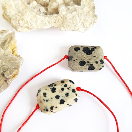 WishYouLuck jaspis dalmatyńczyk bransoletka szczęścia na czerwonym sznurku