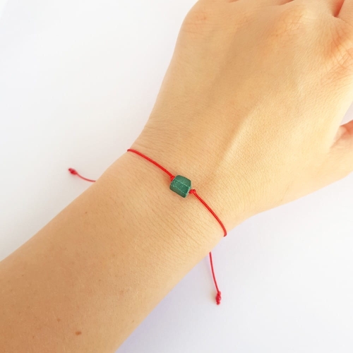 WishYouLuck malachit bryłka bransoletka szczęścia na czerwonym sznurku