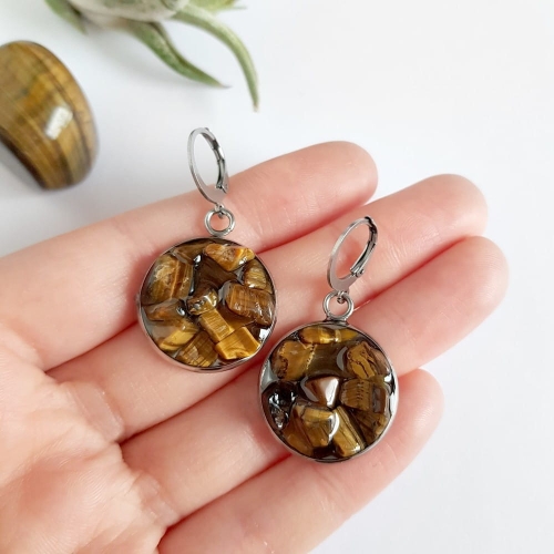 Kolczyki wiszące tygrysie oko w żywicy stal chirurgiczna Sparkles brown
