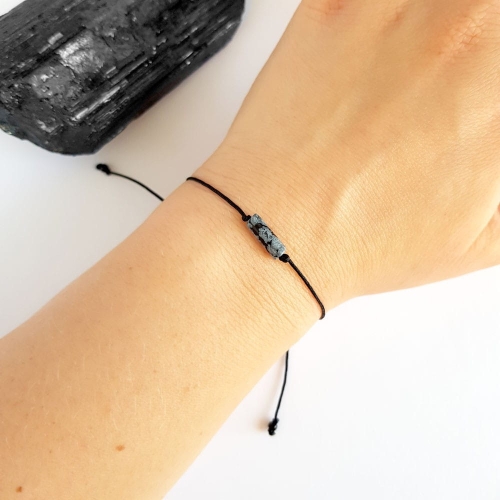 Bransoletka obsydian śnieżny patyczek na czarnym sznurku Snowy stick