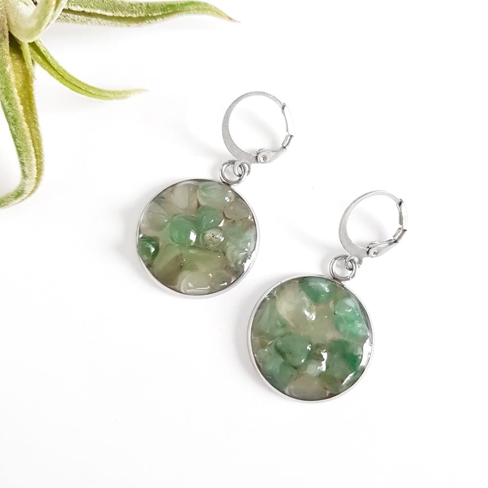 Kolczyki wiszące awenturyn w żywicy stal chirurgiczna Sparkles green