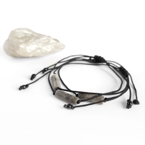 Bransoletka jastrzębie oko patyczek na czarnym sznurku Hawks stick