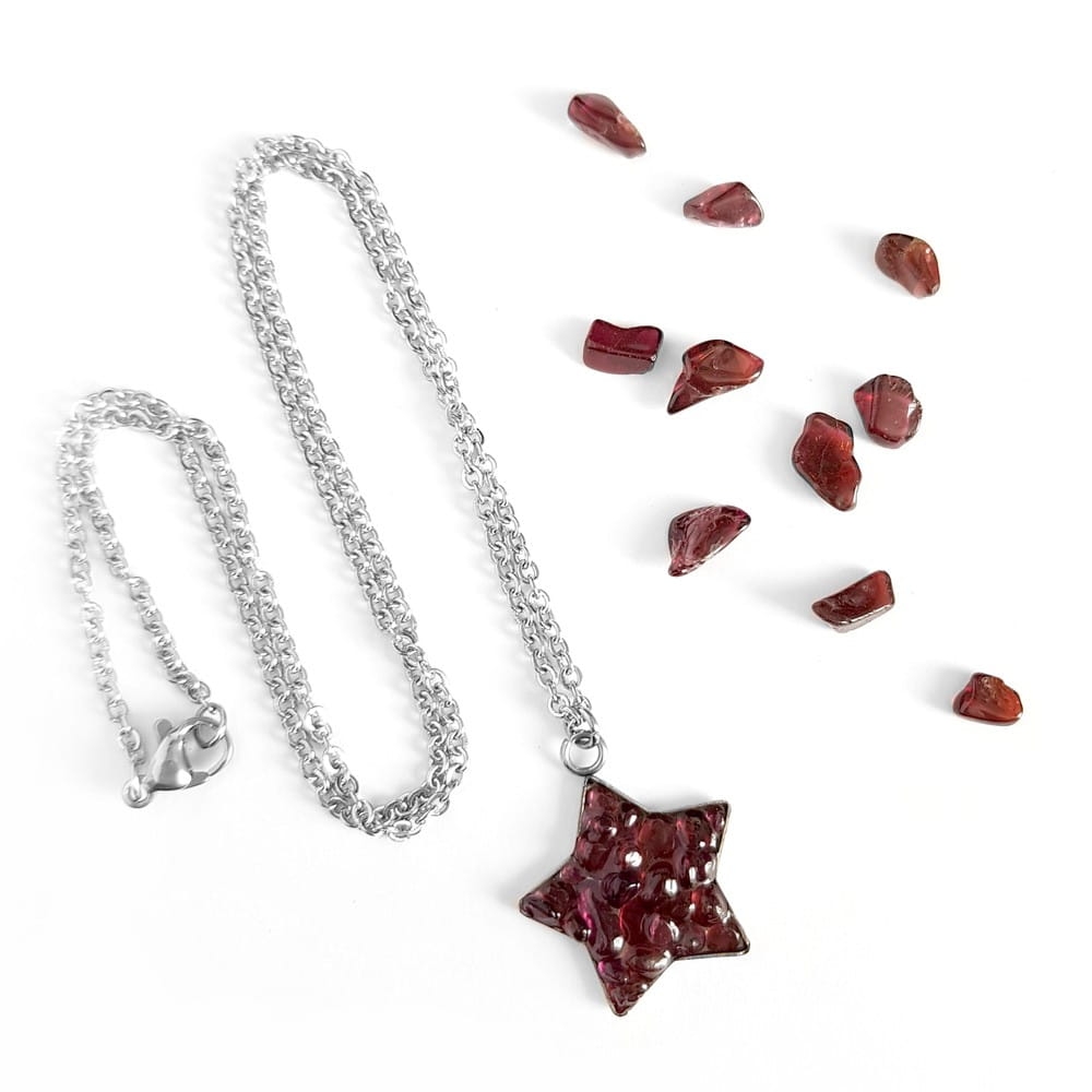 Naszyjnik granat gwiazdka na srebrnym łańcuszku stal chirurgiczna Sparkles garnet