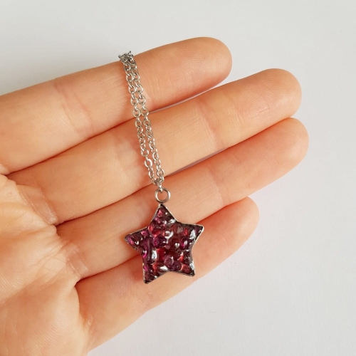Naszyjnik granat gwiazdka na srebrnym łańcuszku stal chirurgiczna Sparkles garnet