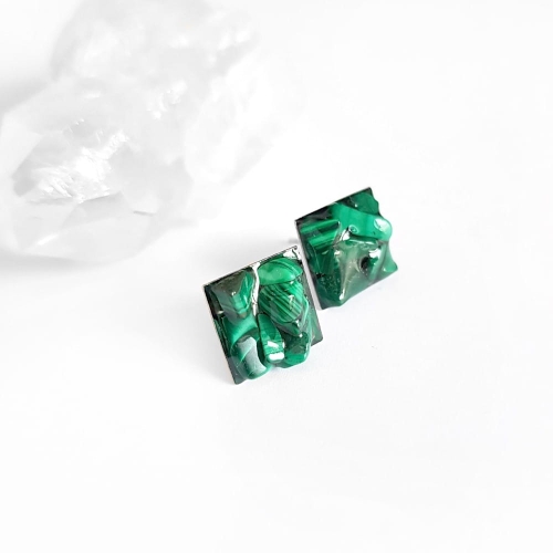 Kolczyki sztyfty kwadraty malachit w żywicy stal chirurgiczna Sparkles malachite