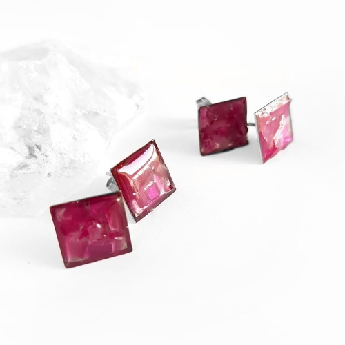 Kolczyki sztyfty kwadraty różowy turmalin w żywicy stal chirurgiczna Sparkles fuchsia
