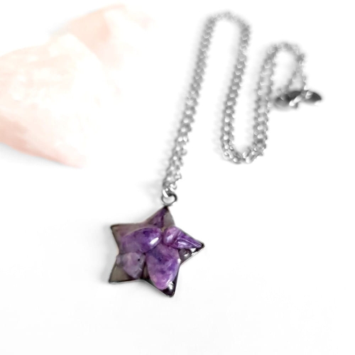 Naszyjnik czaroit gwiazdka na srebrnym łańcuszku stal chirurgiczna Sparkles purple