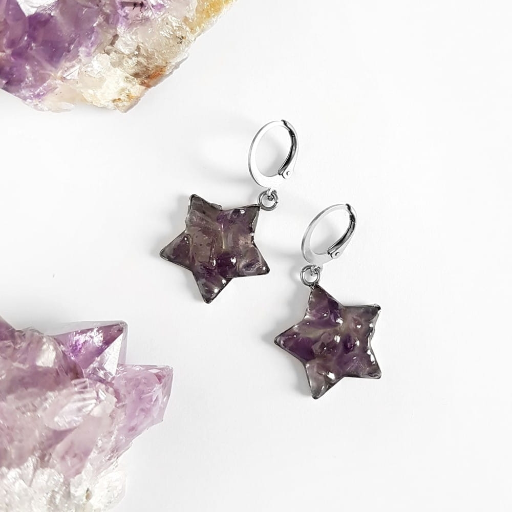 Kolczyki wiszące gwiazdki ametyst w żywicy stal chirurgiczna Sparkles amethyst