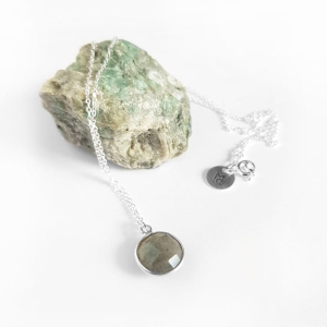 Naszyjnik labradoryt na łańcuszku srebro p.925