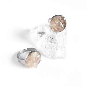 Pierścionek klasyczny kwarc różowy w żywicy Sparkles rosequartz