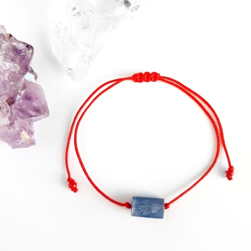 WishYouLuck kyanit bryłka bransoletka szczęścia na czerwonym sznurku
