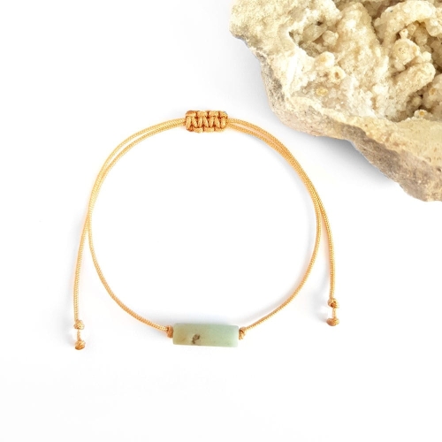 Bransoletka amazonit patyczek na karmelowym sznurku Amazonite stick