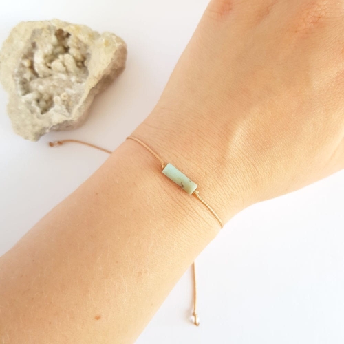 Bransoletka amazonit patyczek na karmelowym sznurku Amazonite stick
