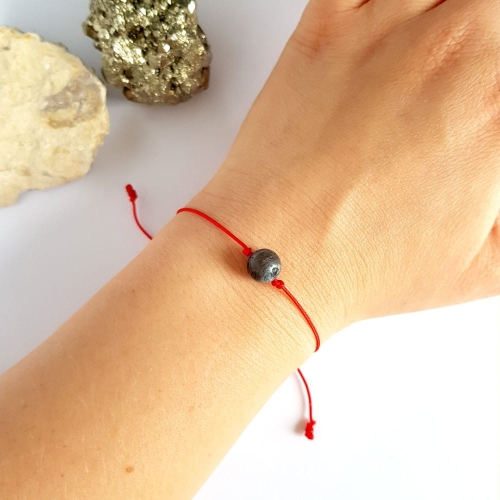 WishYouLuck larvikit big bransoletka szczęścia na czerwonym sznurku