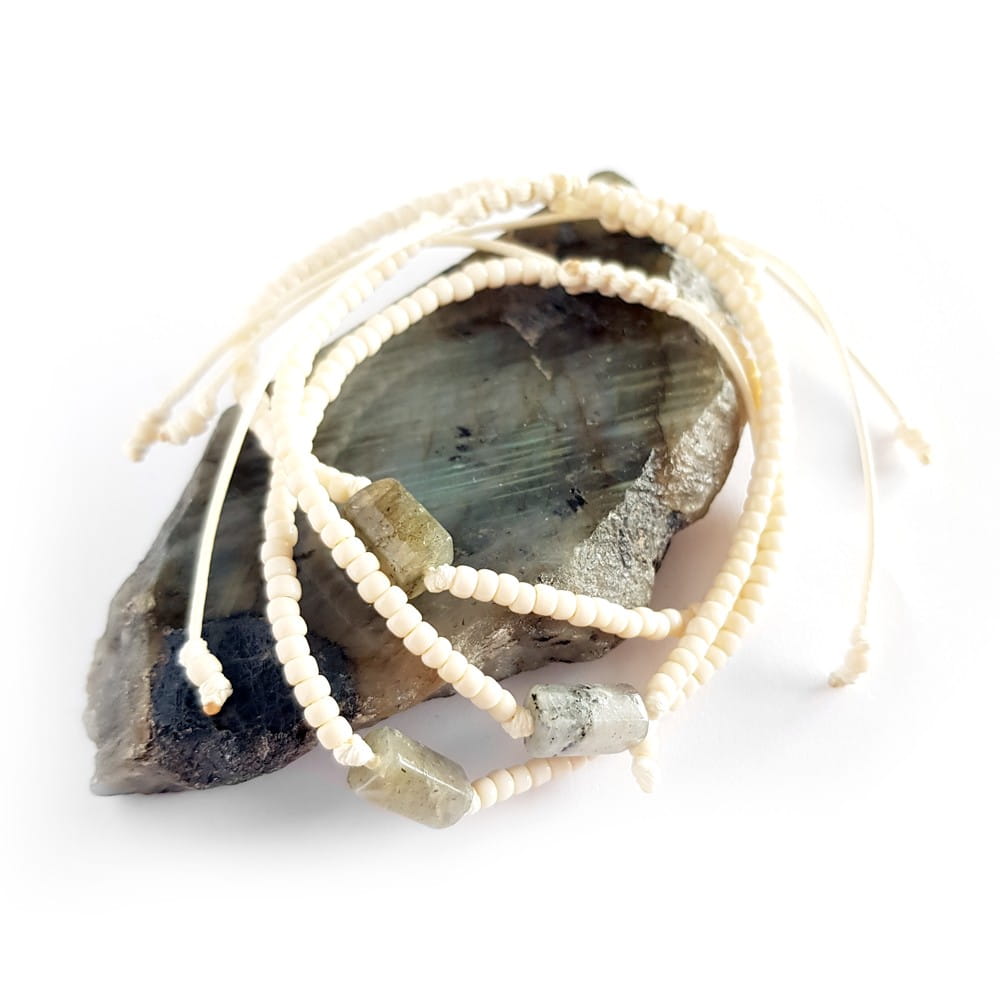 Męska bransoletka na sznurku labradoryt Little labradorite cylinder polished beige